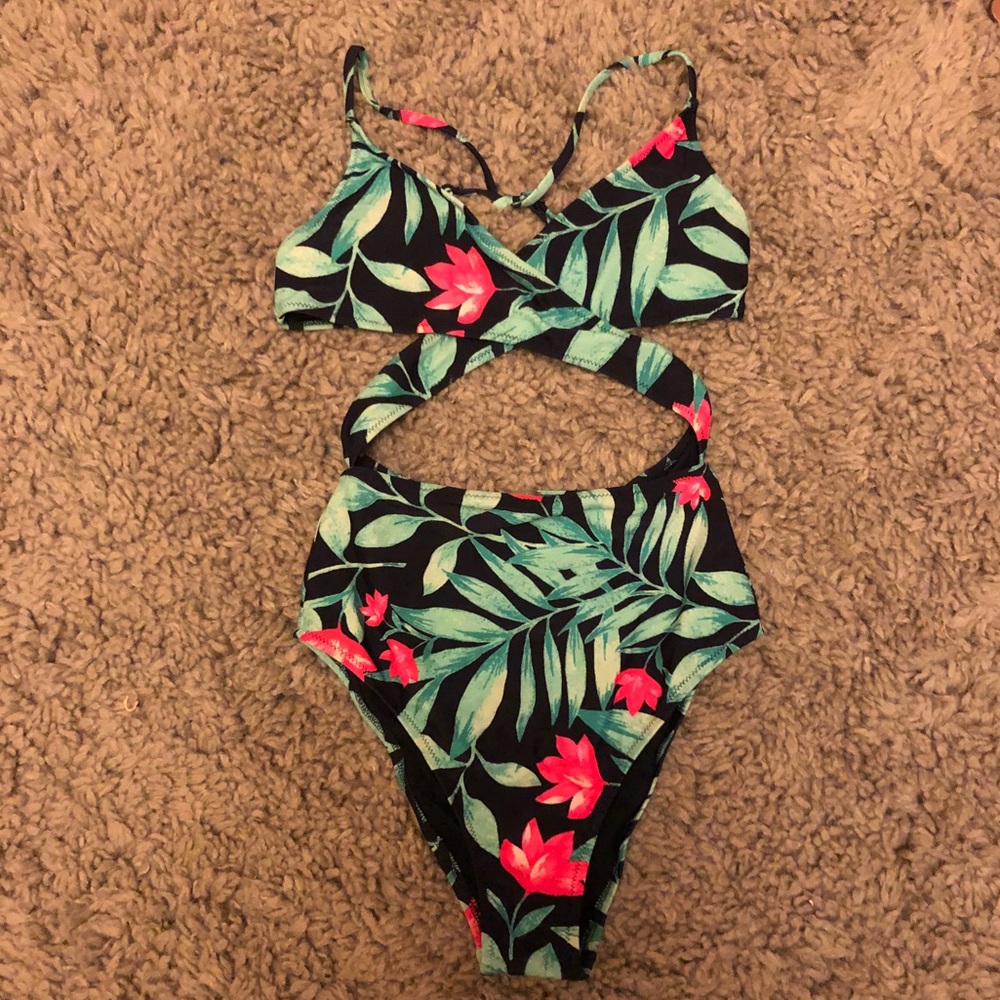 Aerie Cutout One Piece Swimsuit XS